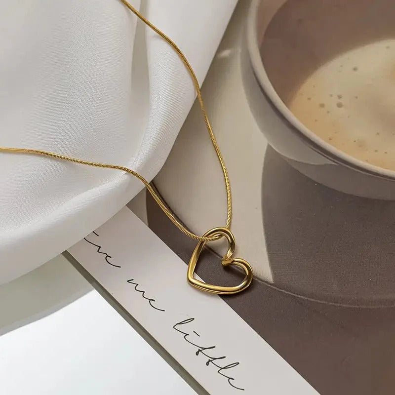 Trendy Heart Hollow Necklace