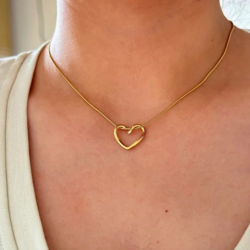 Trendy Heart Hollow Necklace