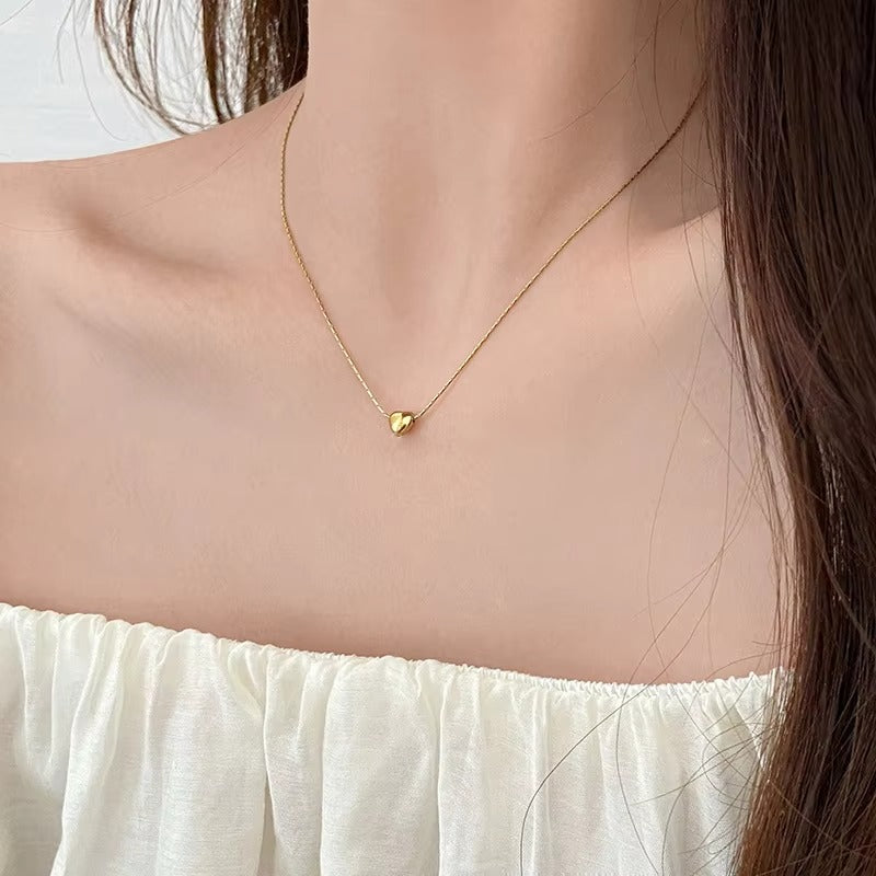 Thread Style Chain Mini Heart Necklace