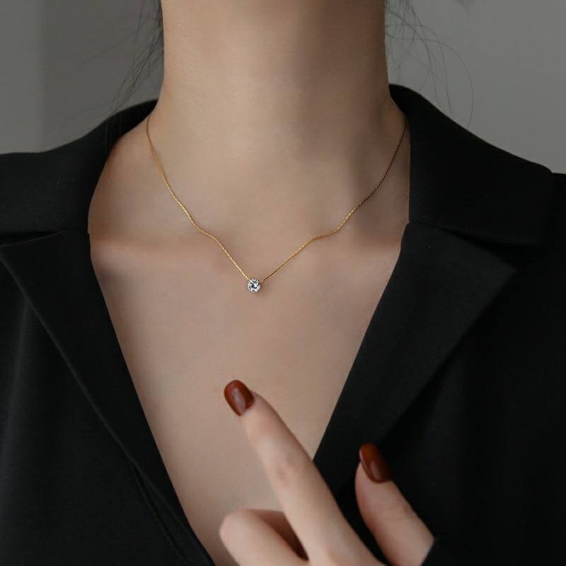 Round Solitaire Diamond Studded Thread Chain Necklace