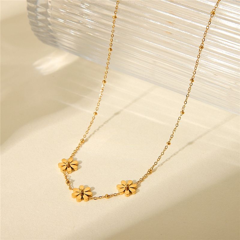 Three Flower Daisy Necklace
