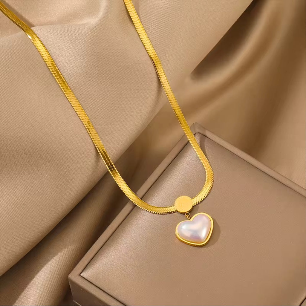 Pearl Heart Snake Chain Necklace