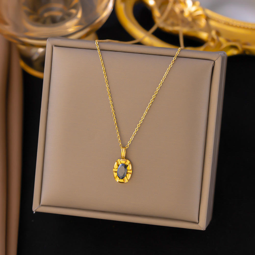 Retro Black Diamond Pendant Necklace