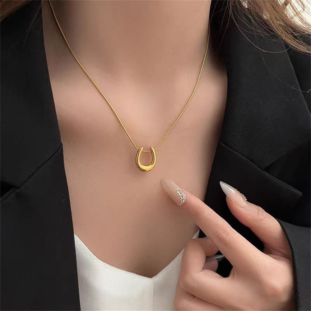 U Shape Pendant Necklace