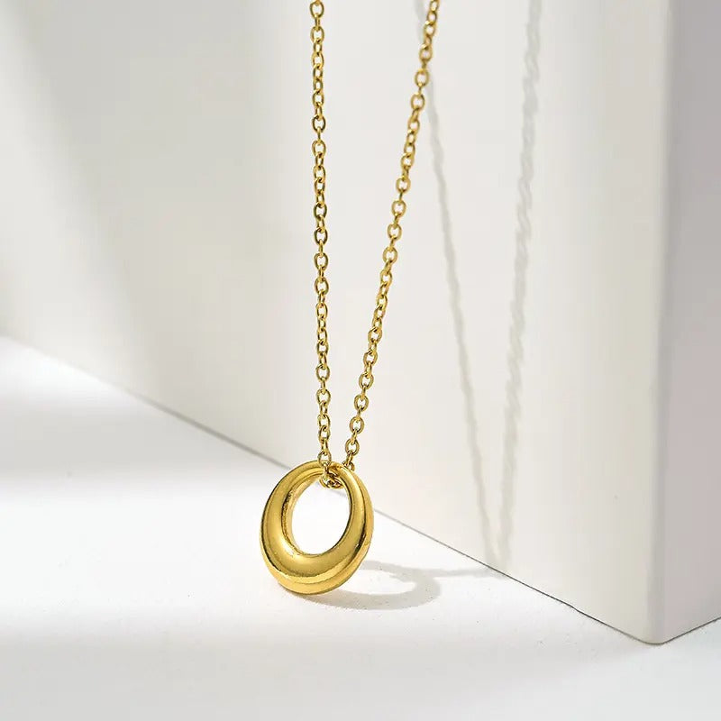 Out Circle Pendant Necklace