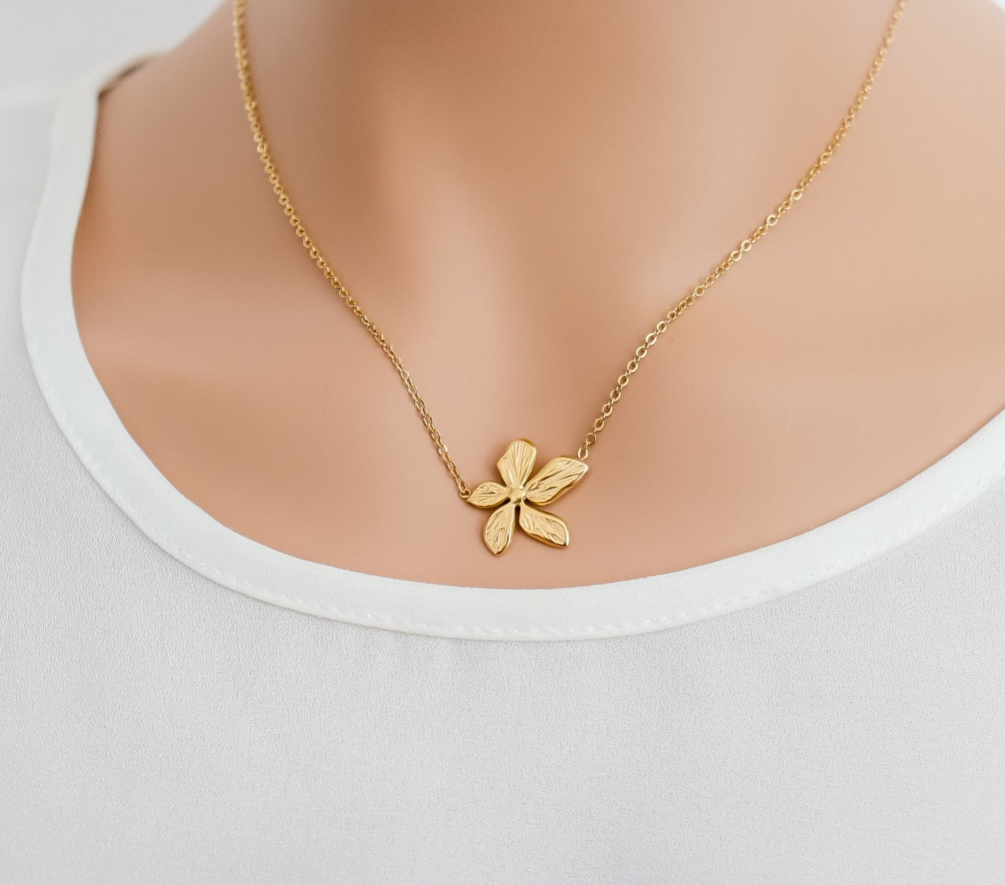 Vintage Flower Necklace