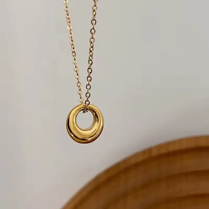 Out Circle Pendant Necklace