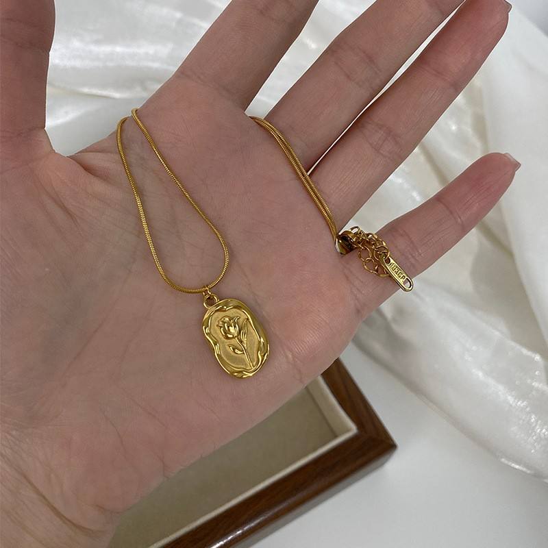 Tulip Stamped Pendant Necklace