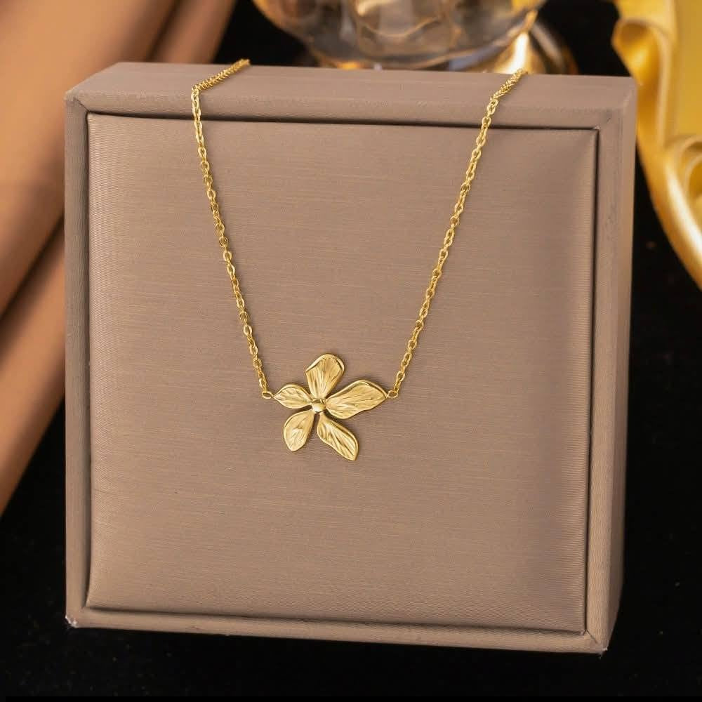Vintage Flower Necklace