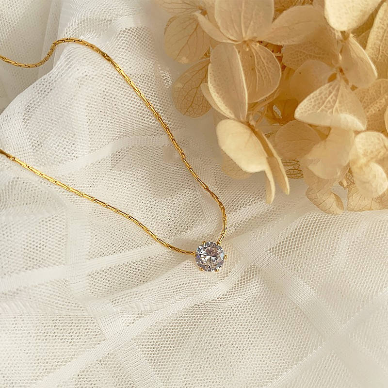 Diamond Circle Zircon Necklace