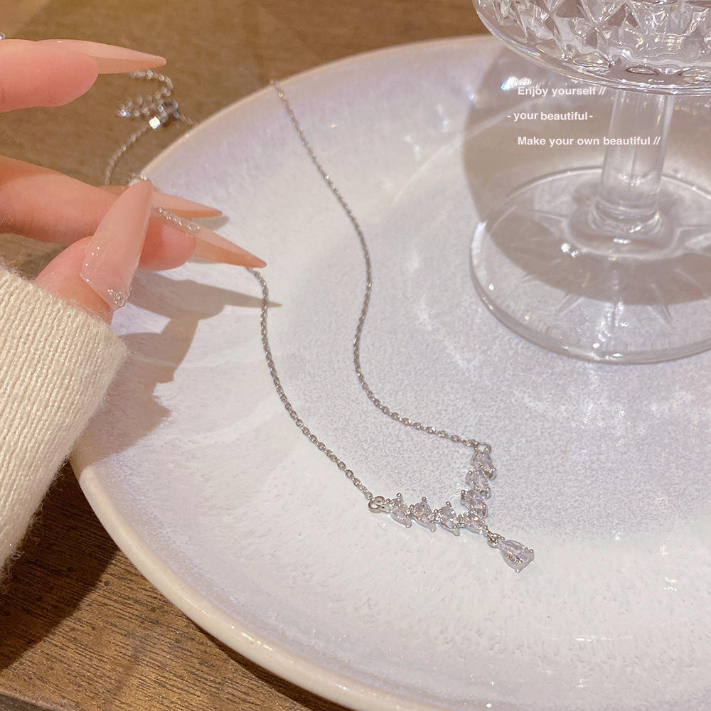 Sparkling Water Drop V-shaped Necklace