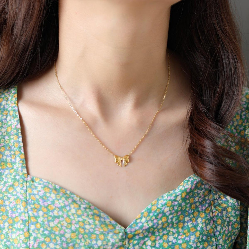 Simple Bow Necklace