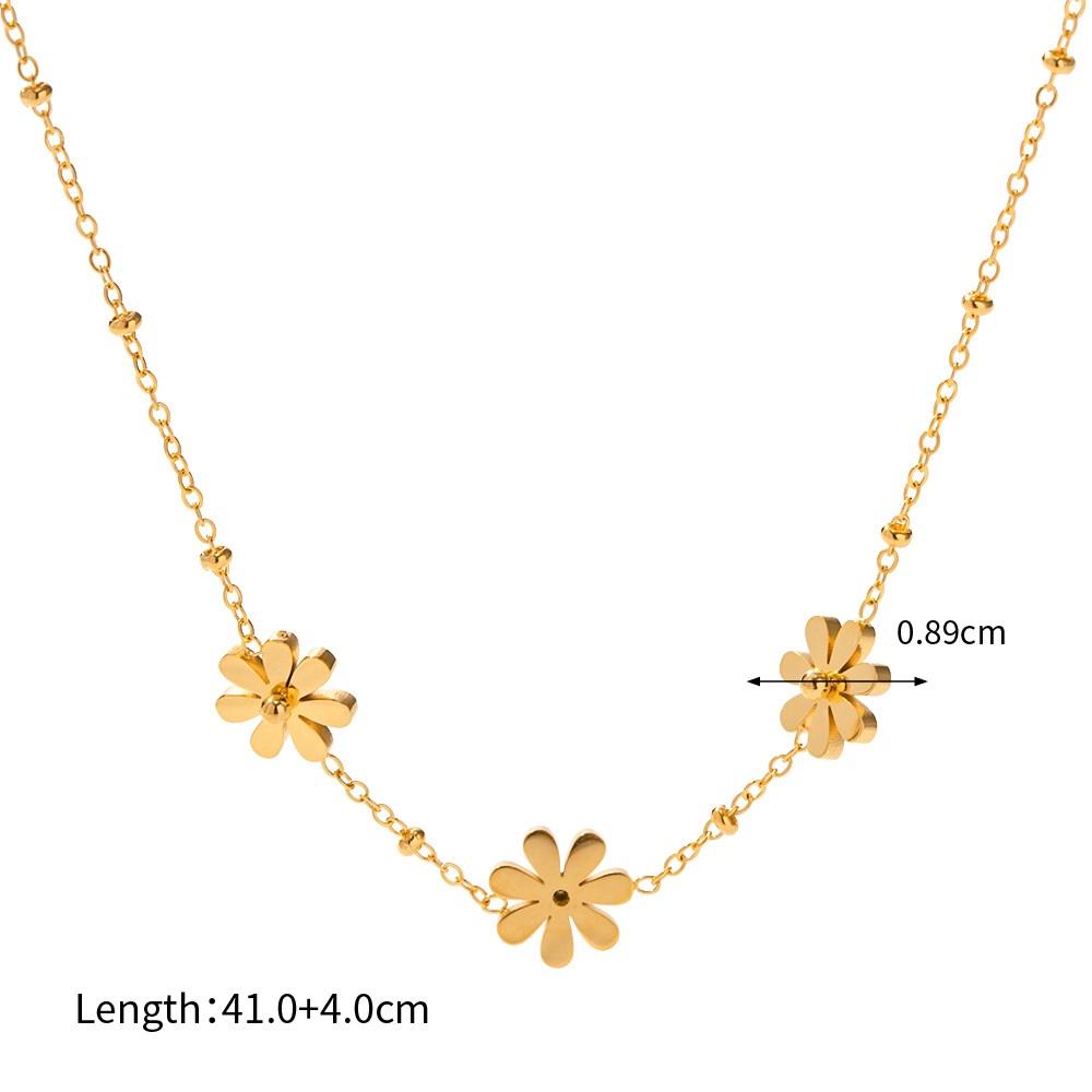 Three Flower Daisy Necklace